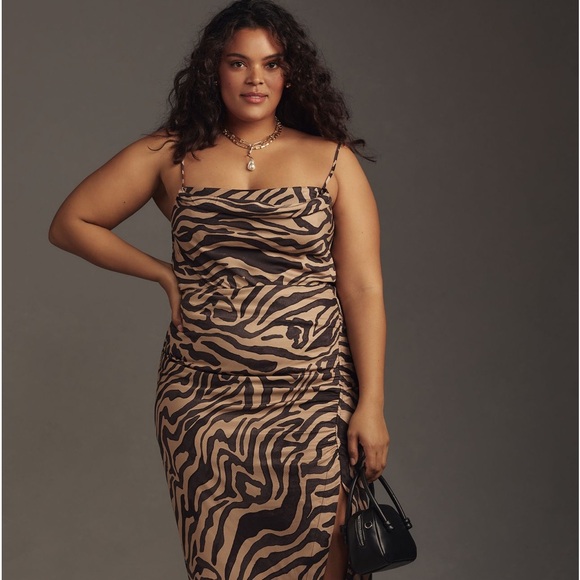 🖤💚Anthropologie Green & Black Assymetrical Slip Dress💚🖤 - Picture 4 of 11